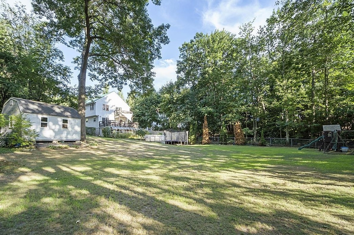 14 Metropolitan Ave, Nashua, NH 03064-1627