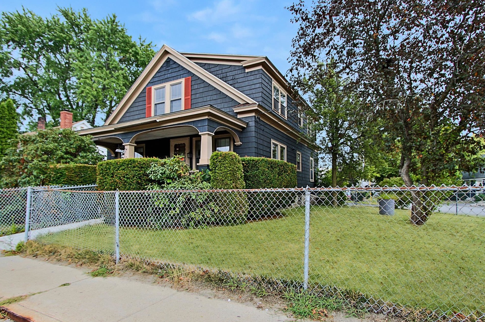 176 Lake St, Nashua, NH 03060