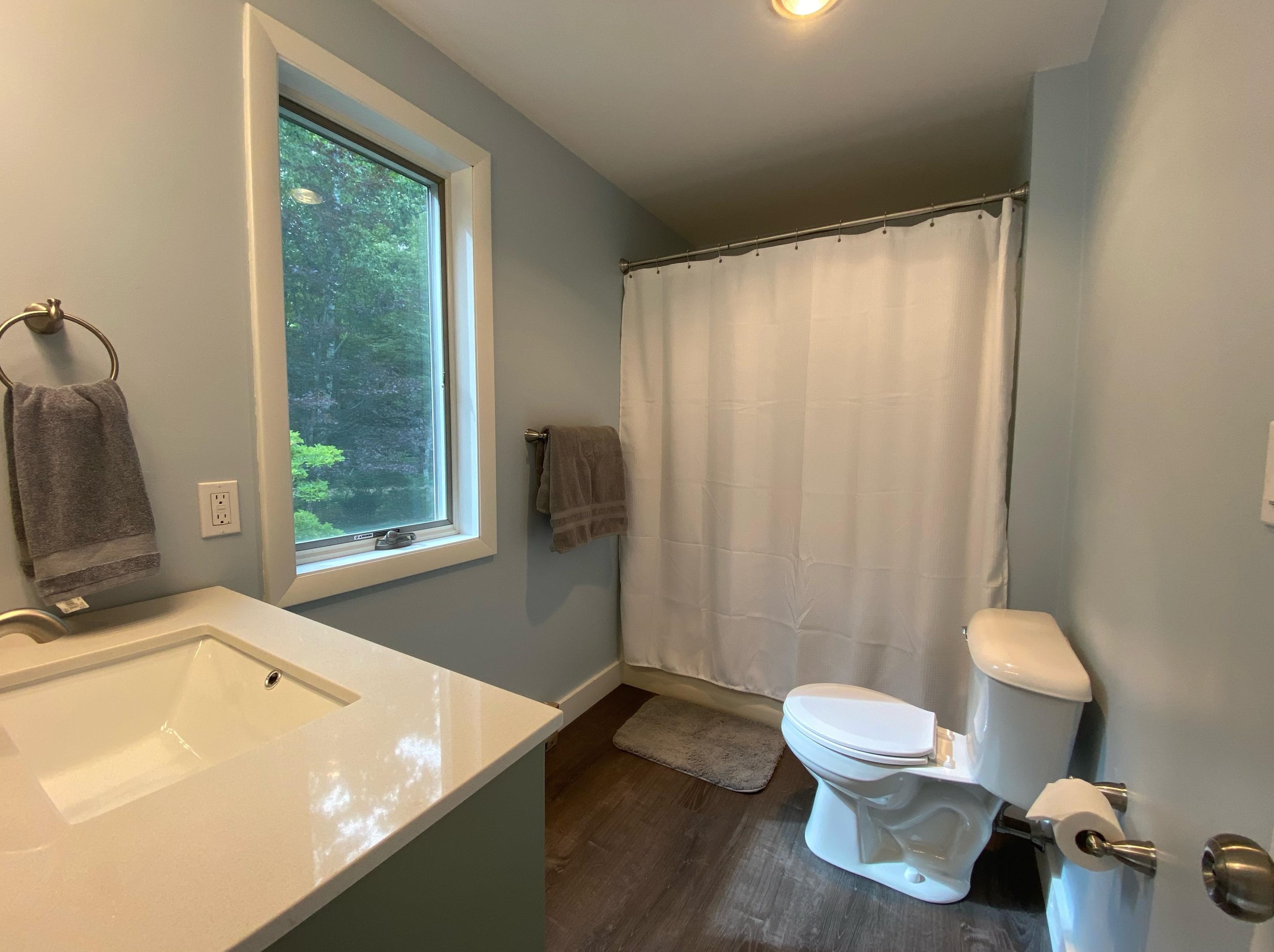 94 Oak Ridge Rd, Bridgewater NH  03264-1304 exterior