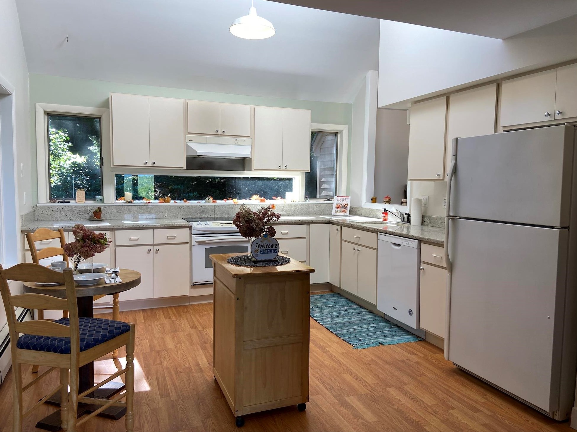 94 Oak Ridge Rd, Bridgewater NH  03264-1304 exterior