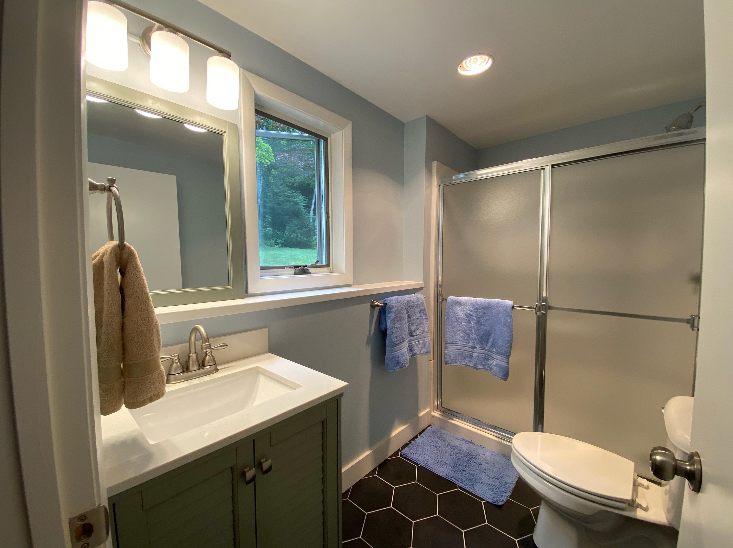 94 Oak Ridge Rd, Bridgewater NH  03264-1304 exterior