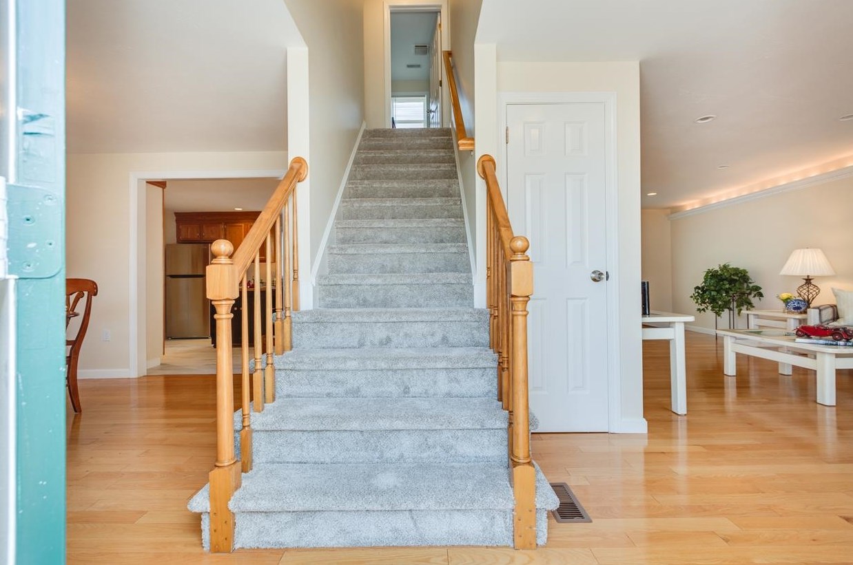 80 Linwood St, Nashua, NH 03060