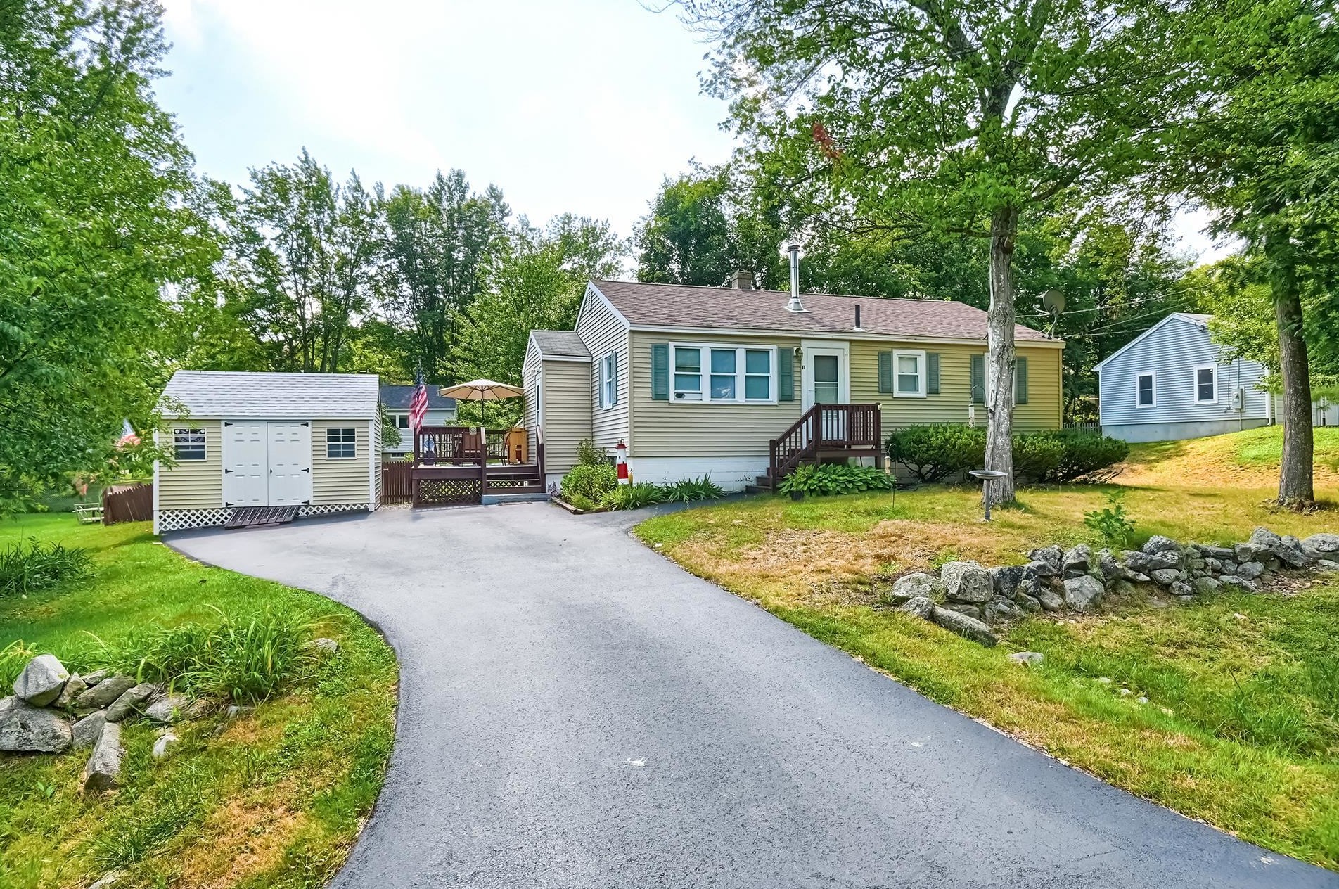 11 Old Lee Rd, Newfields, NH 03856