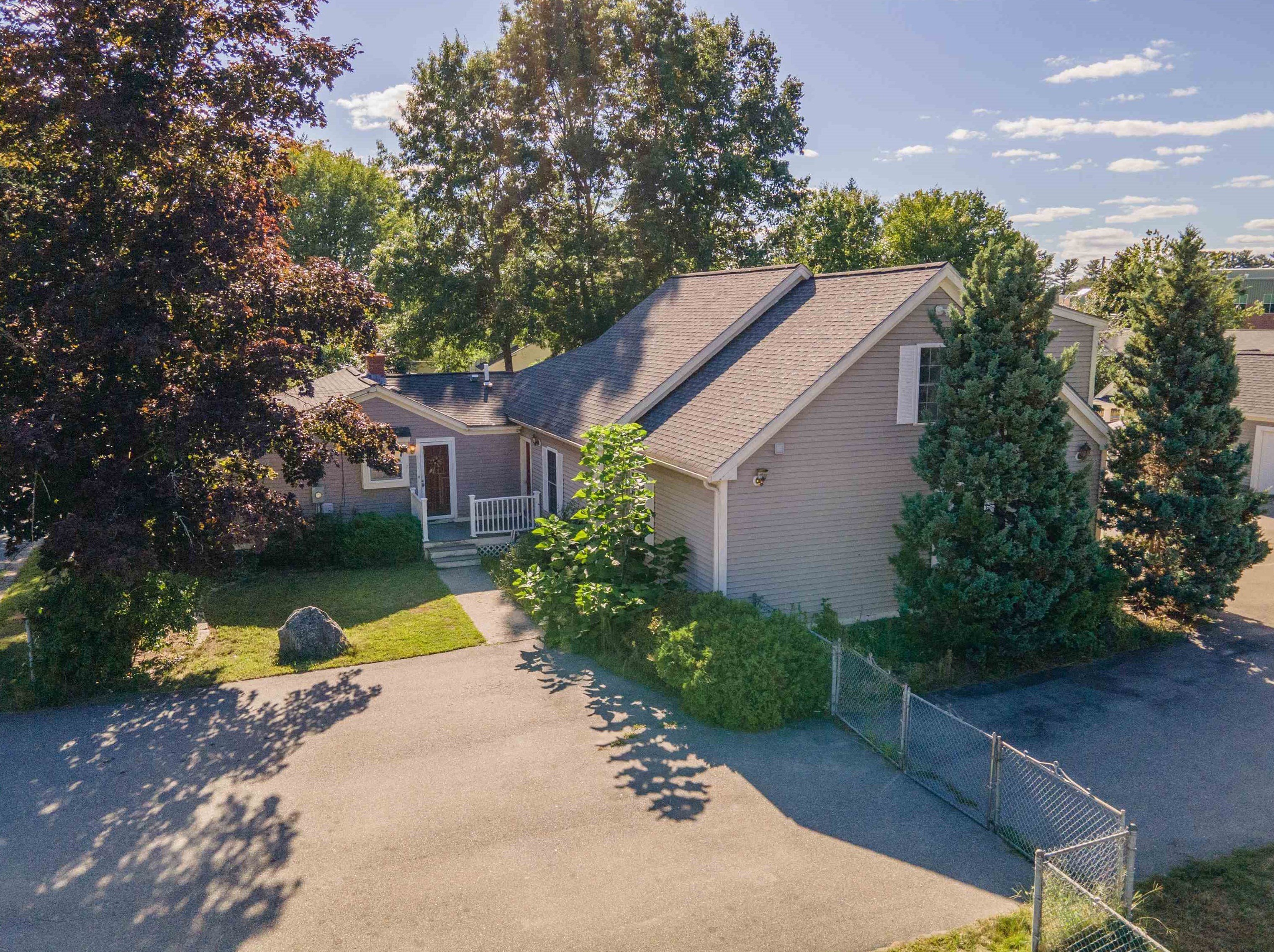 22 Thornton Rd, Nashua, NH 03063
