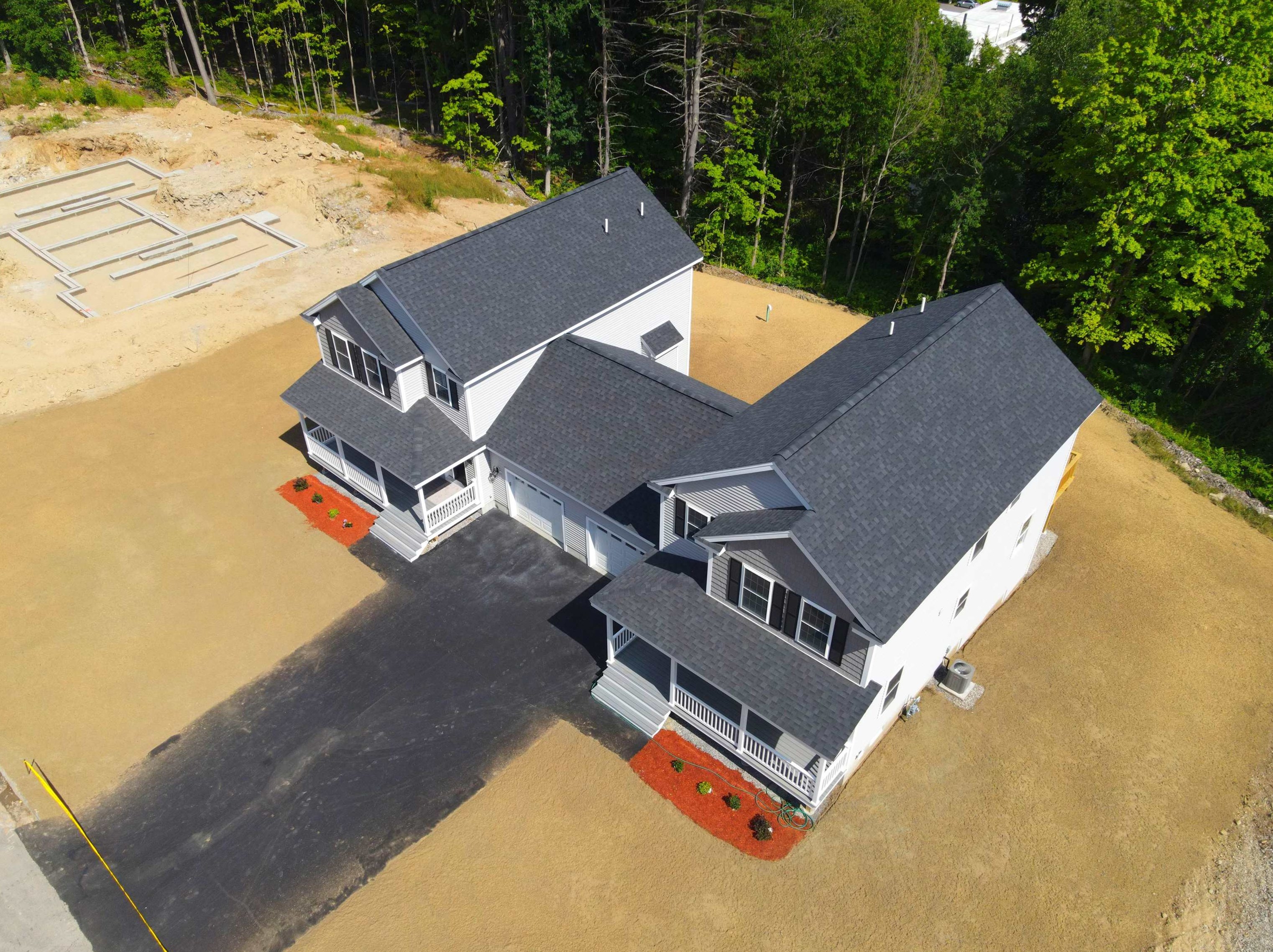 53 B St, Hudson NH  03051 exterior