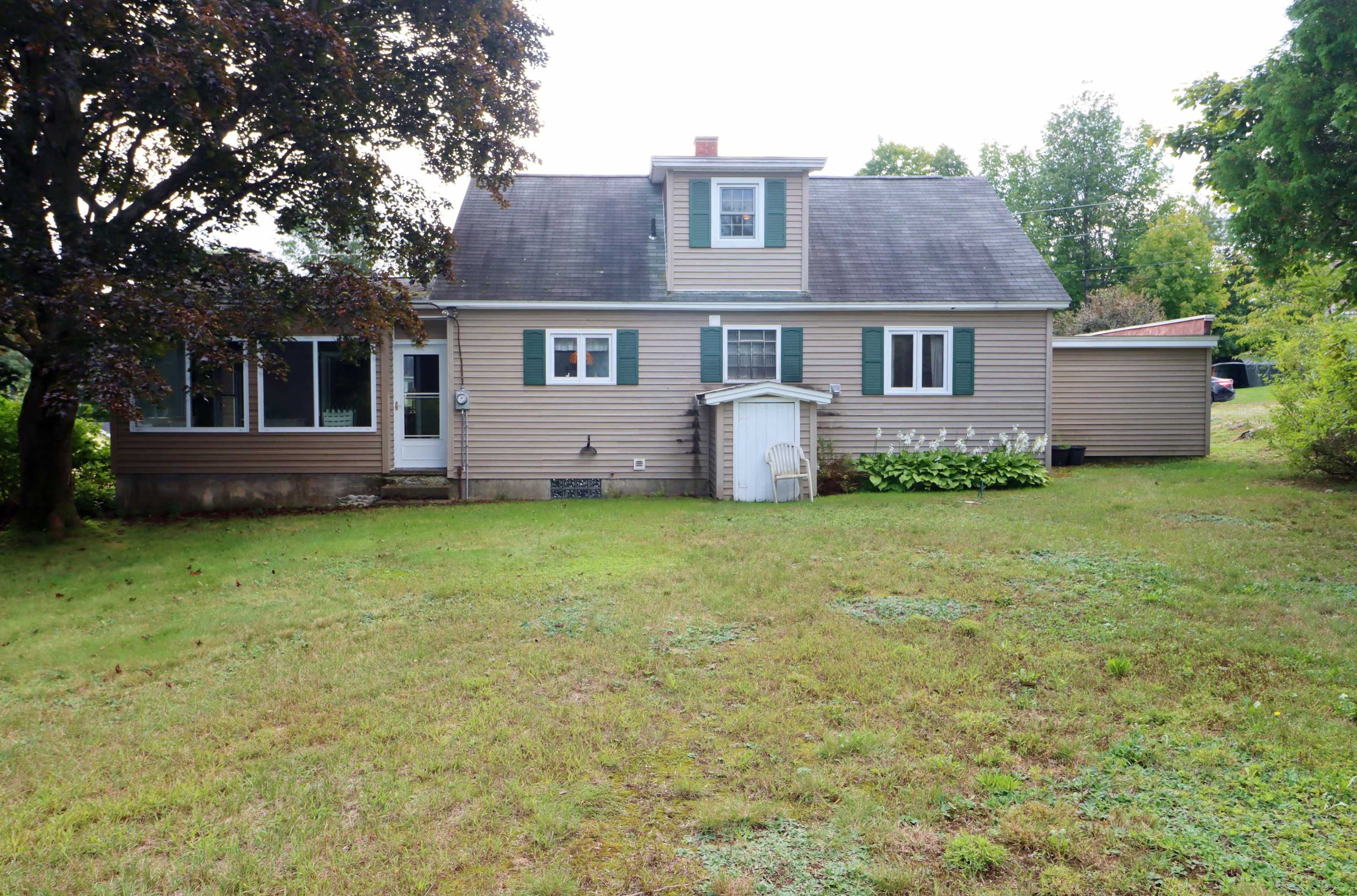 8 Jordan Ave, Berlin NH  03570-2604 exterior