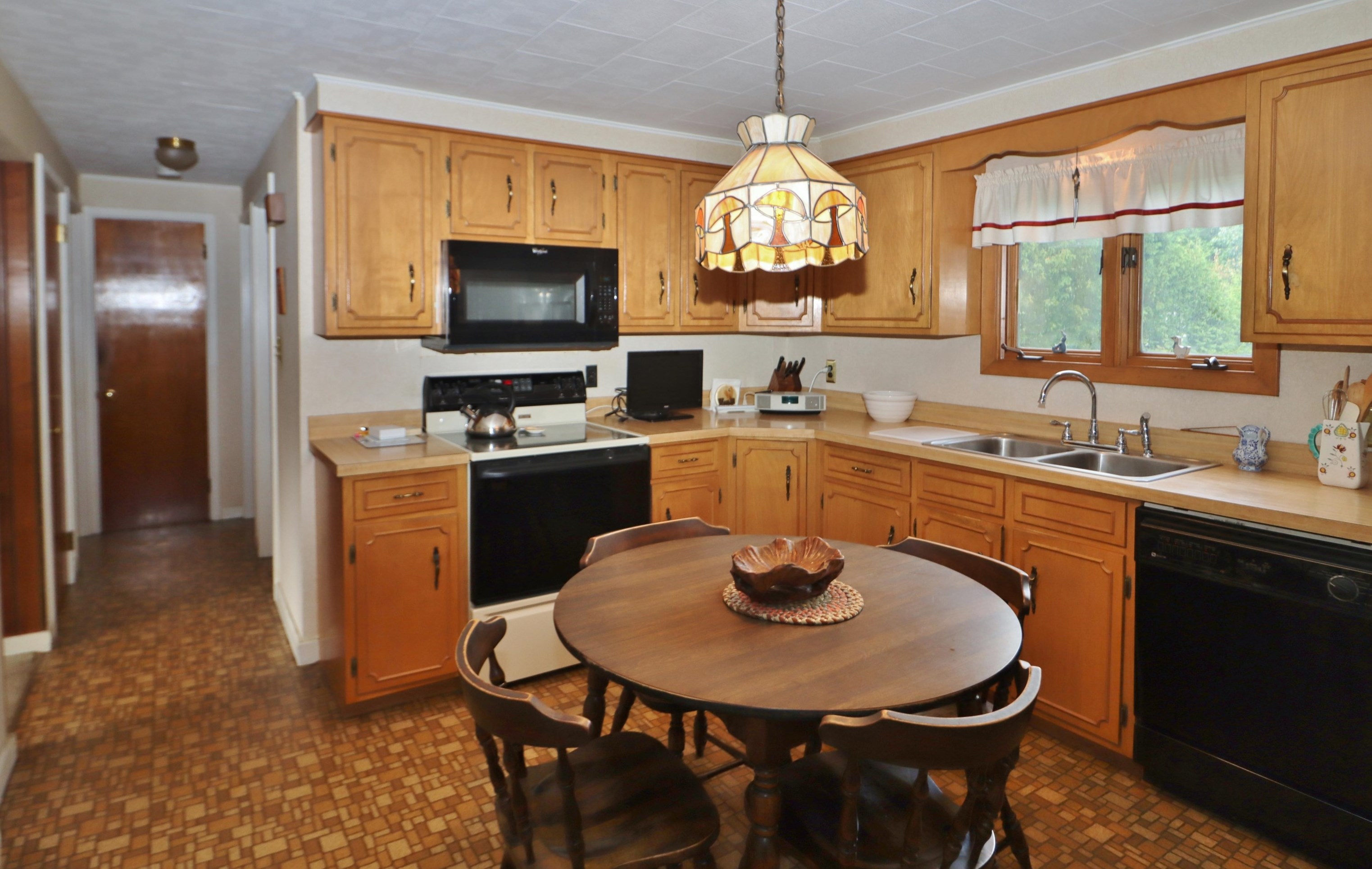 8 Jordan Ave, Berlin NH  03570-2604 exterior