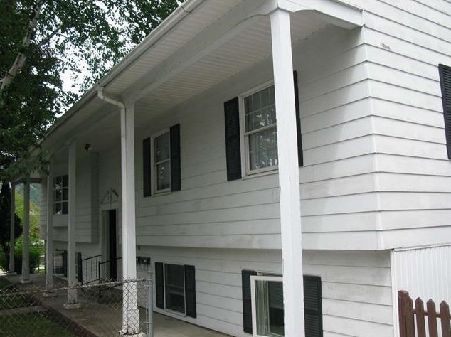 199 Mason St, Berlin, NH 03570-2811
