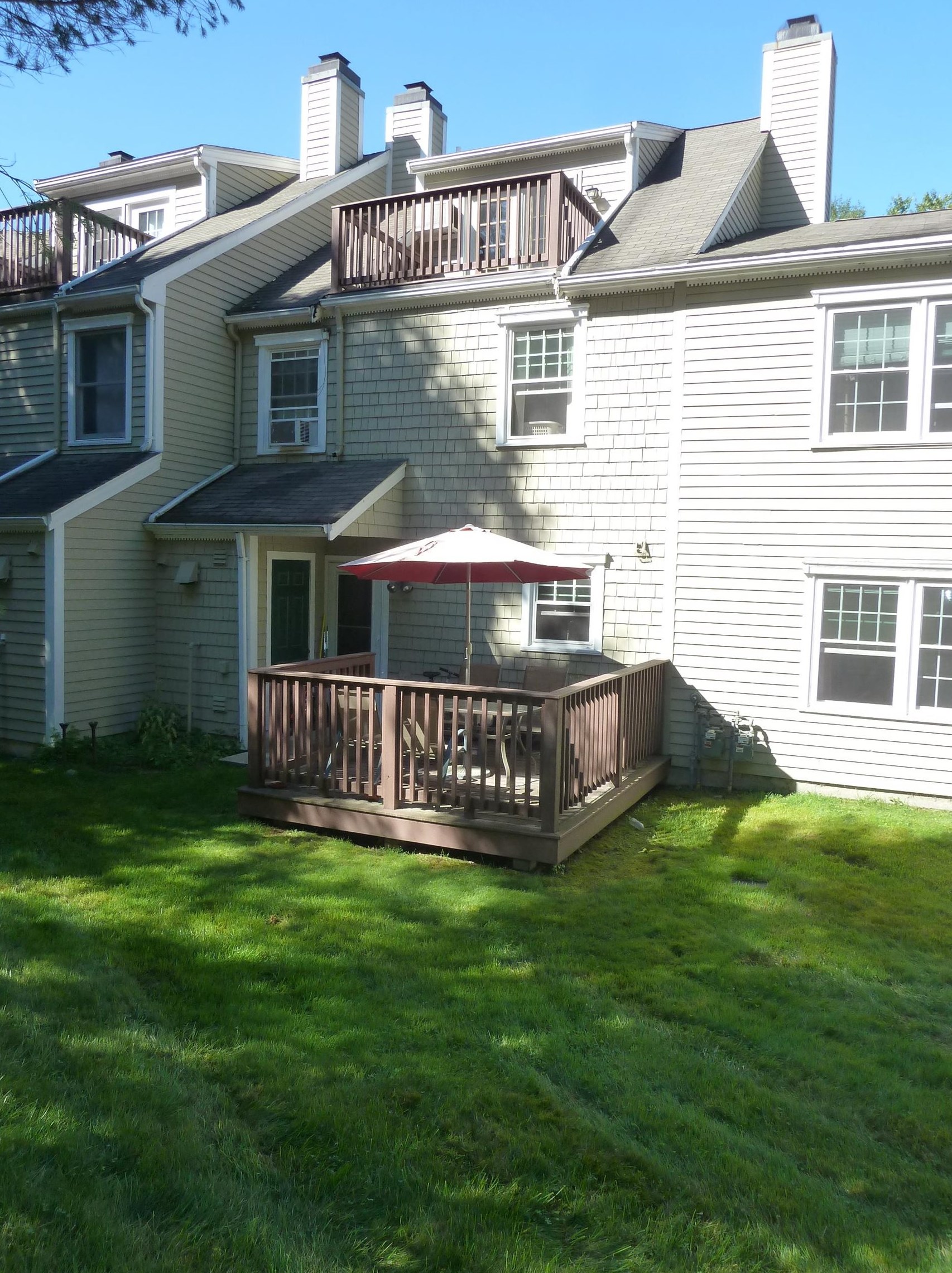 90 Stillwater Dr, Nashua, NH 03062