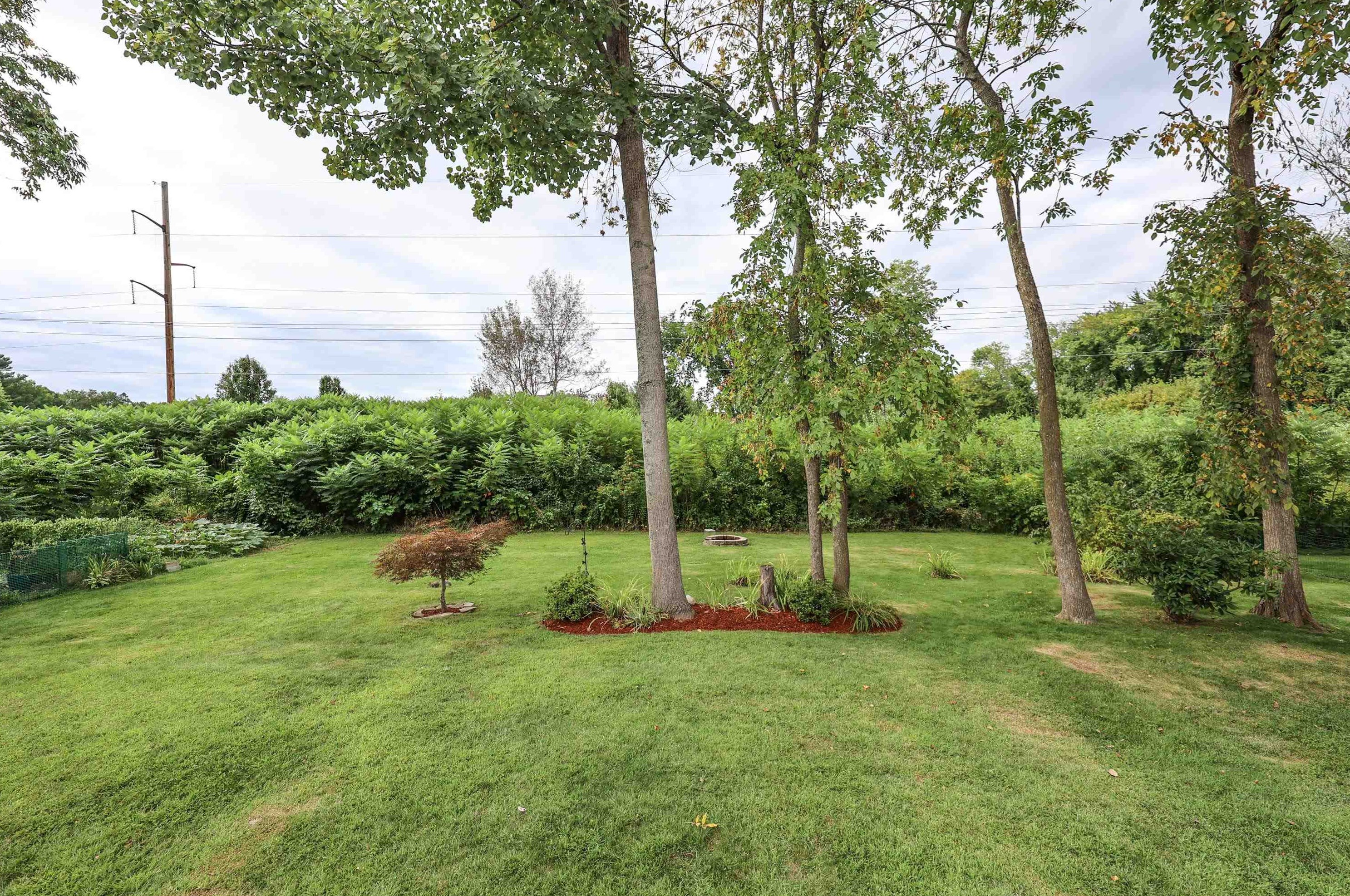 19 Federal St, Hudson NH  03051-3623 exterior