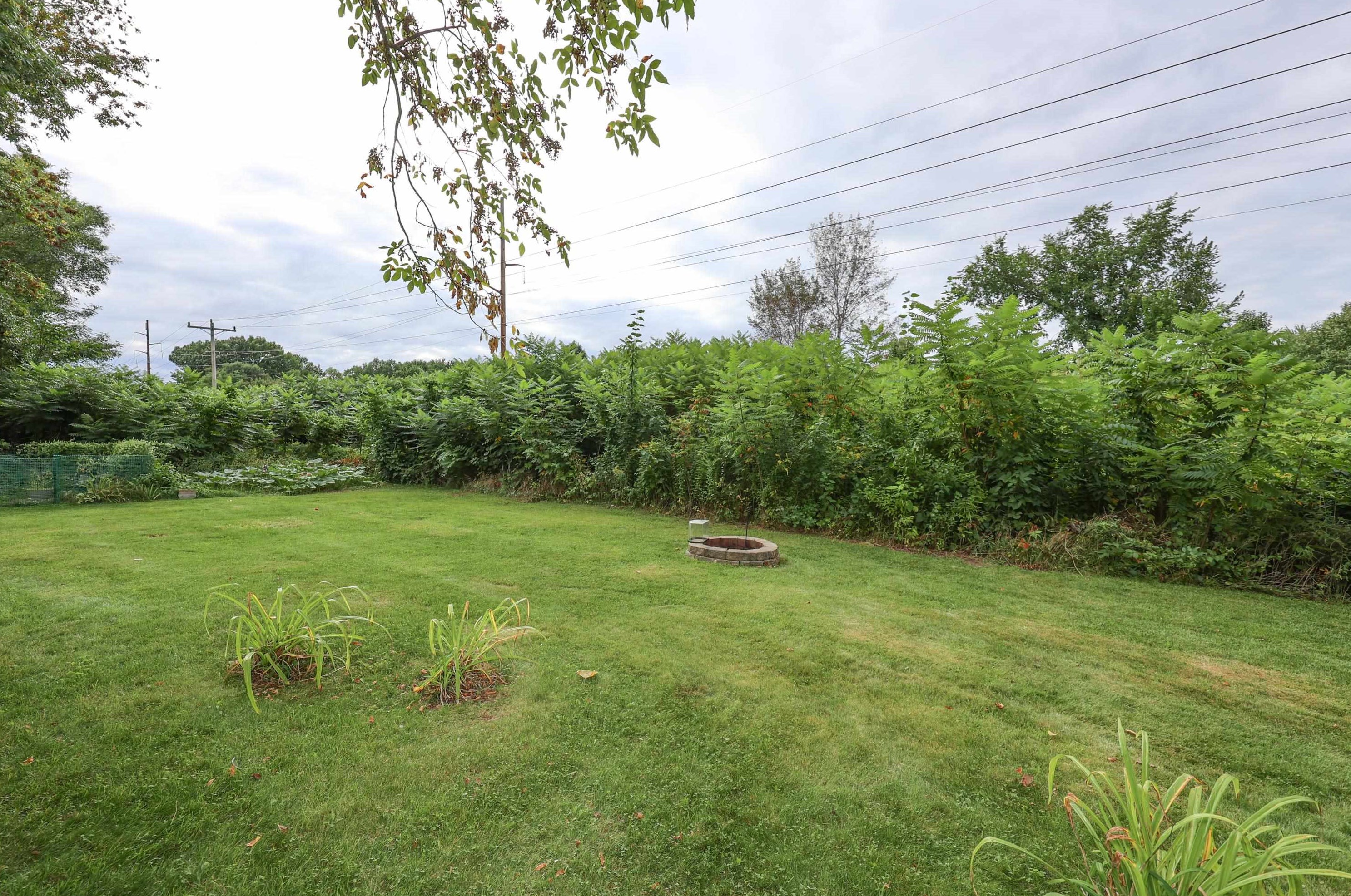 19 Federal St, Hudson NH  03051-3623 exterior