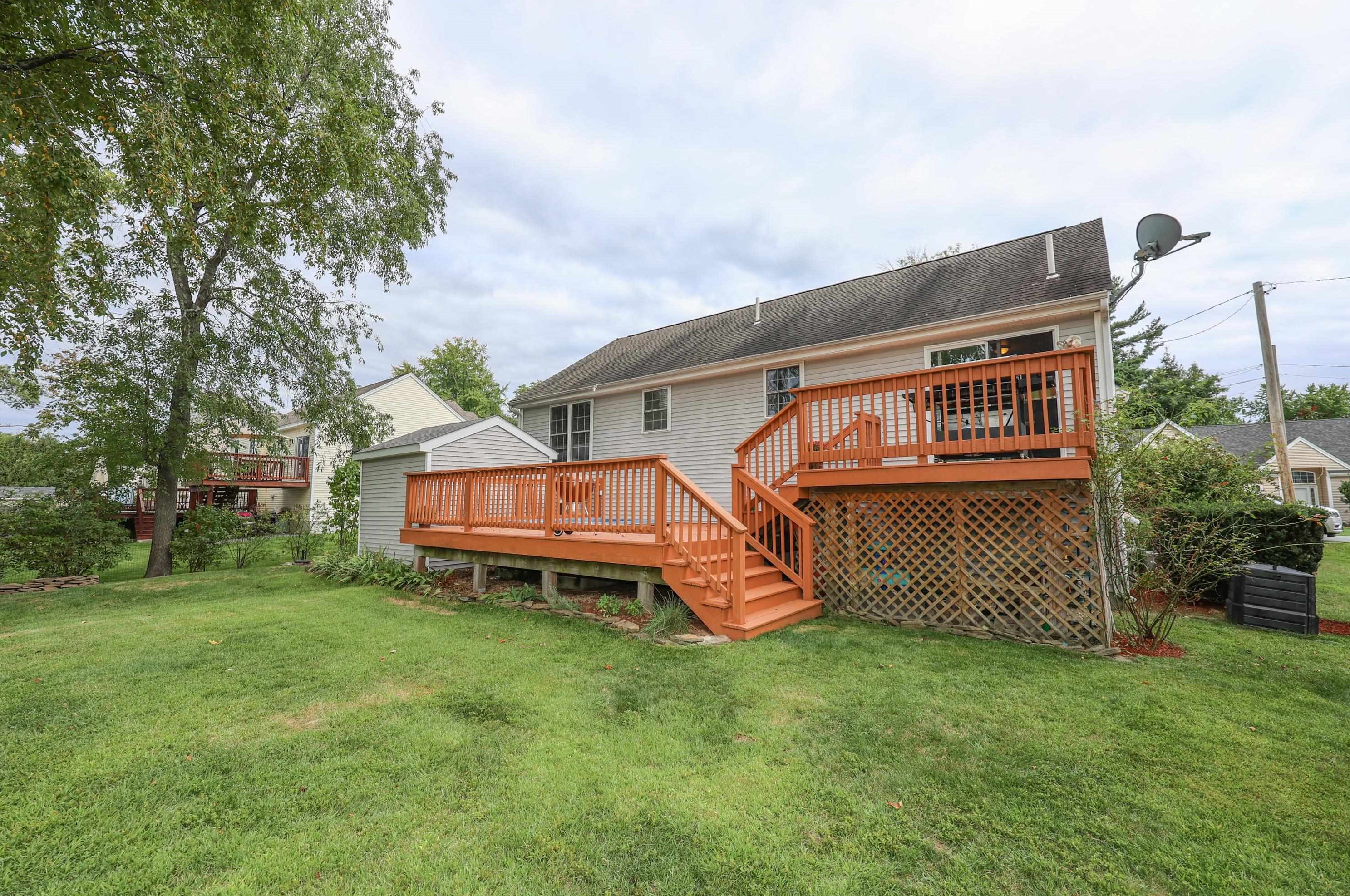 19 Federal St, Hudson NH  03051-3623 exterior