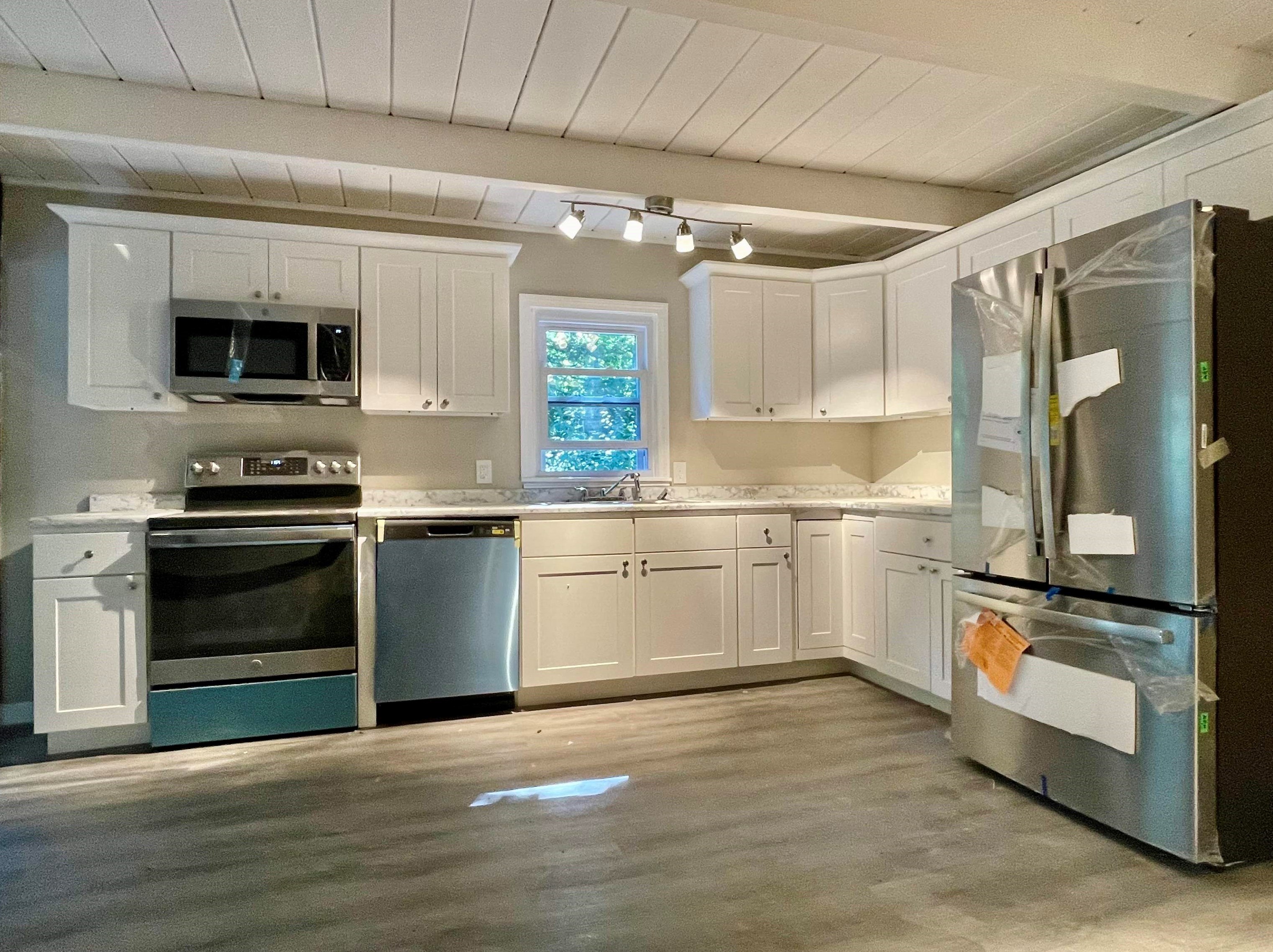 27 Dawn St, Hillsboro, NH 03244
