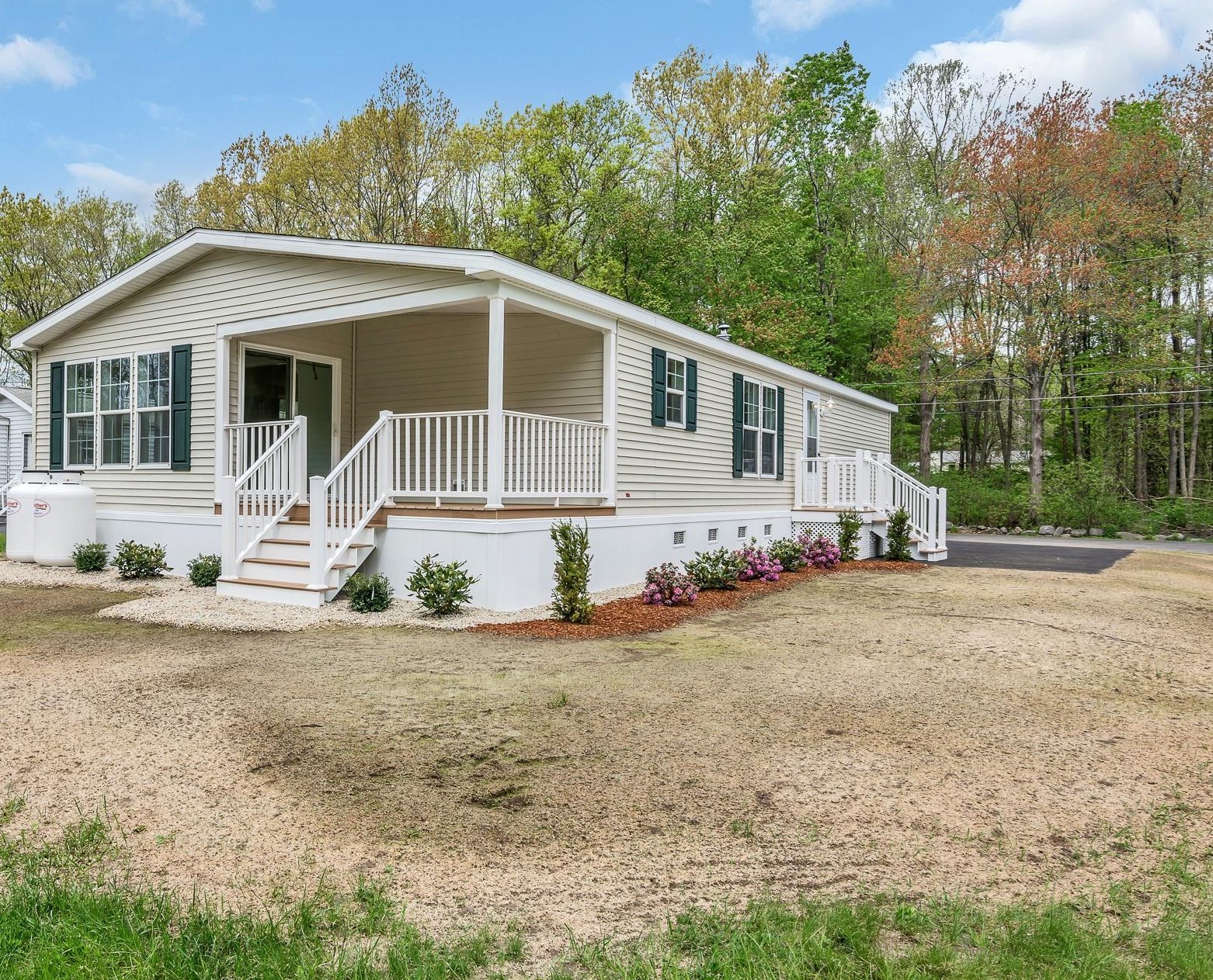 29 Lowell Rd #42, Salem, NH 03079