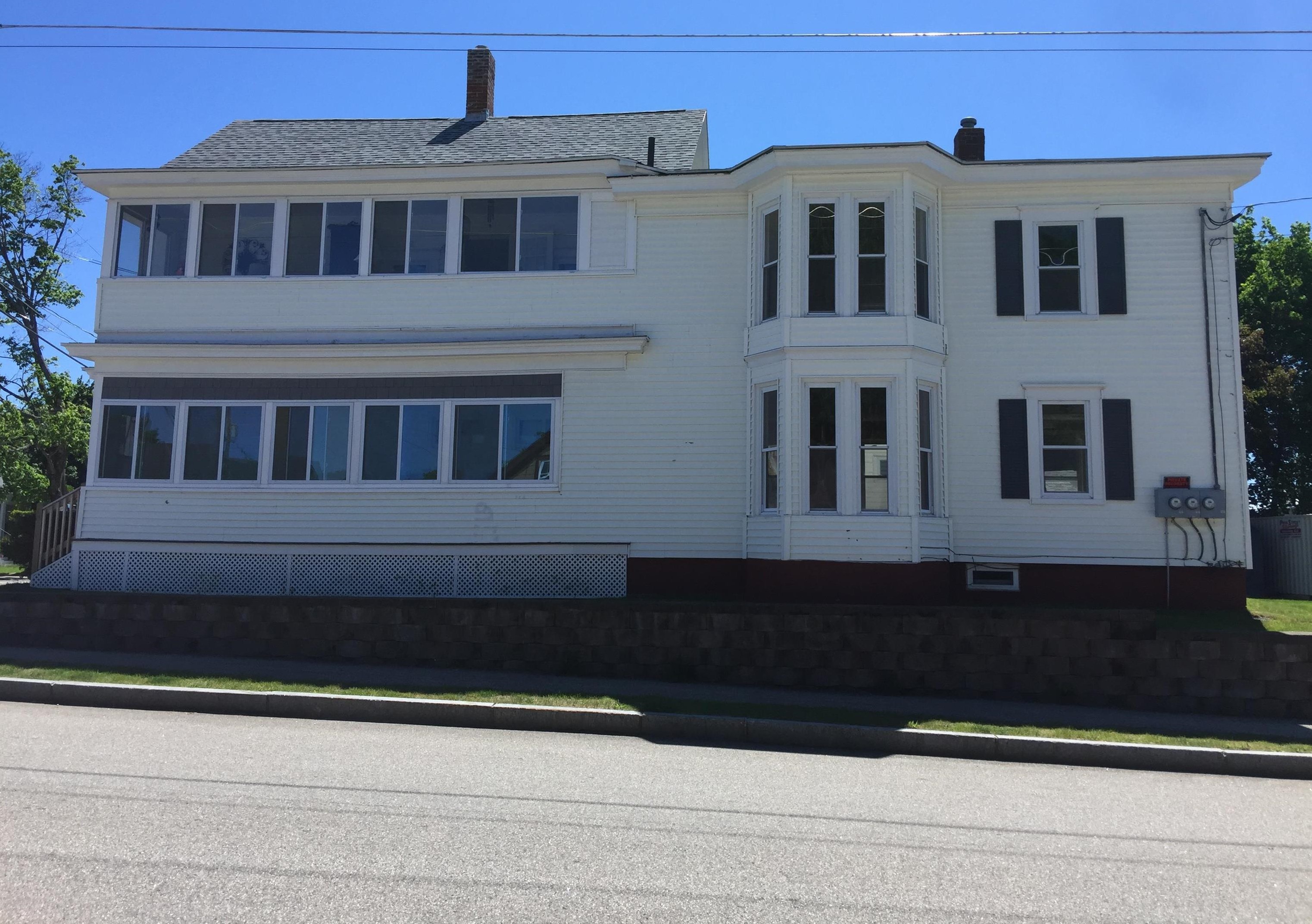 39 Chestnut St, Rochester, NH 03867