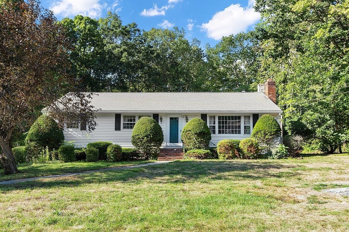 16 Christine Dr, Atkinson, NH 03811-2303