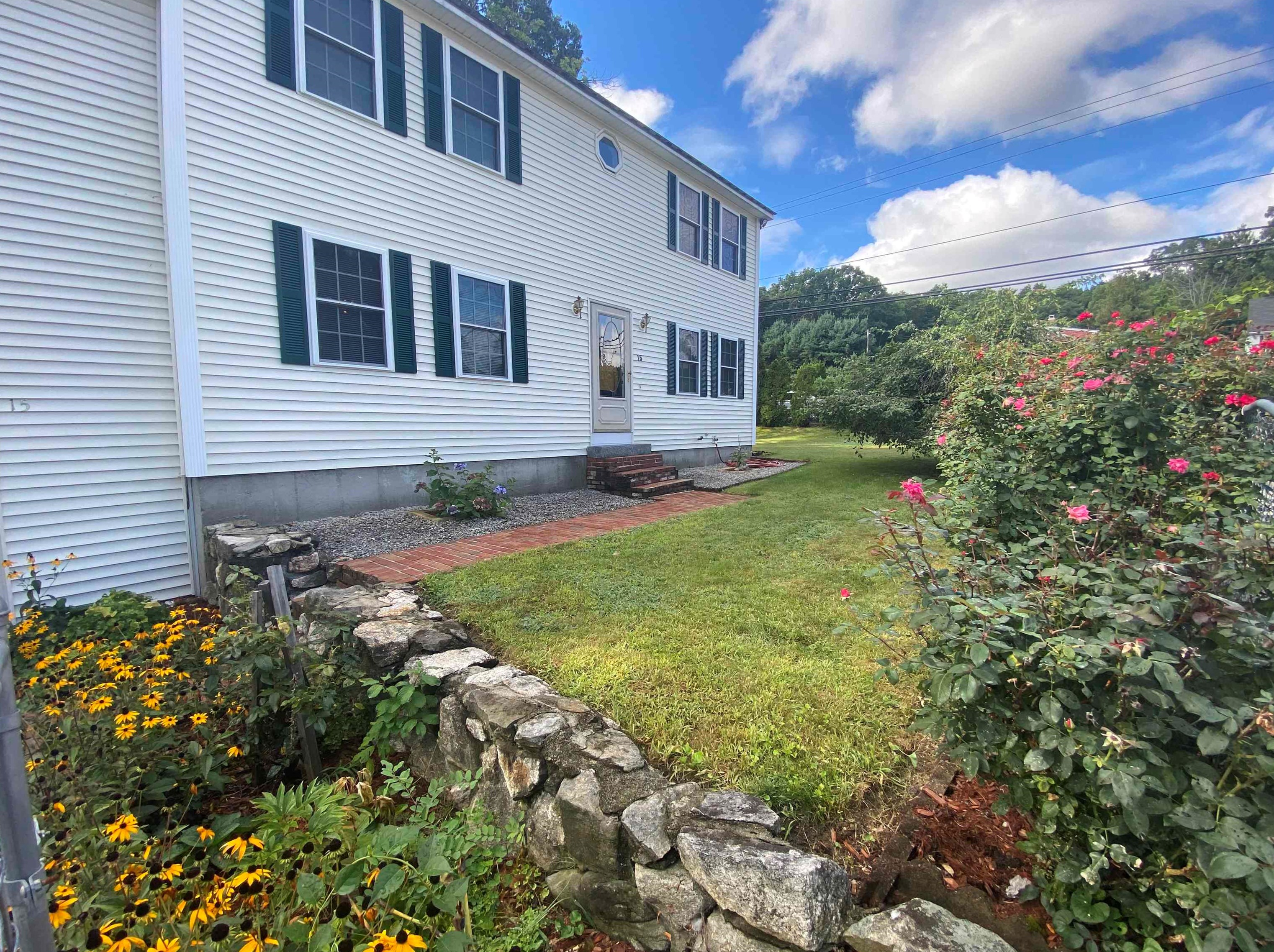 15 Derryfield Ct, Manchester, NH 03104-4503