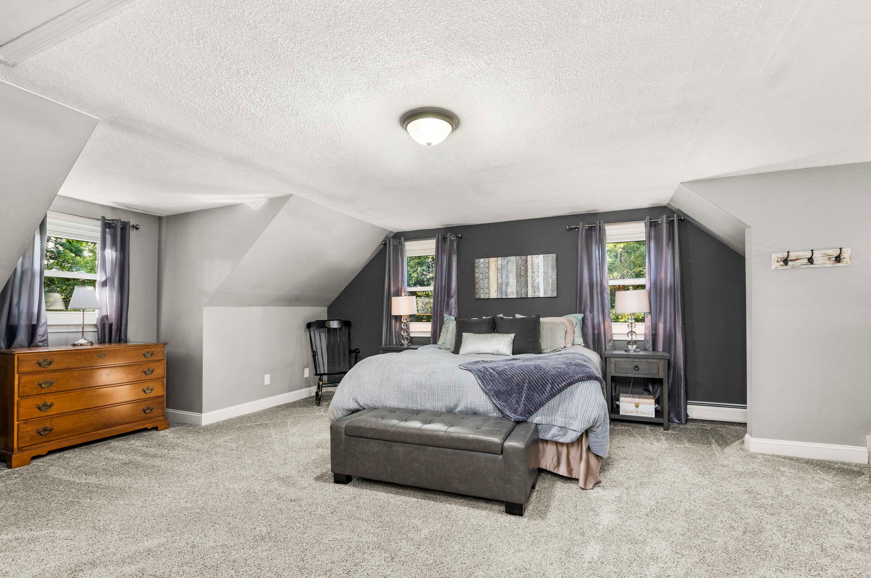 53 Ledge Rd, Hudson NH  03051-3723 exterior