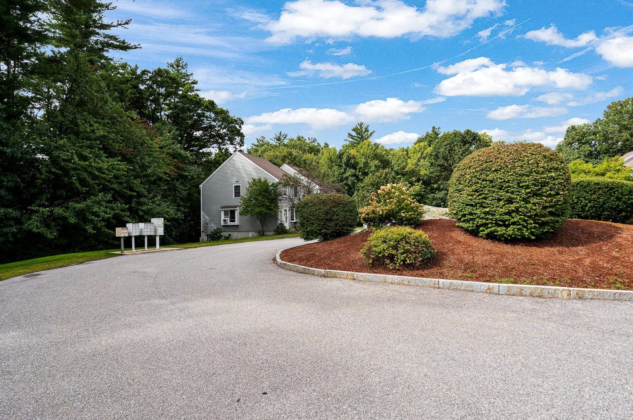 14 Boulder Way, Merrimack NH 03054-6601 exterior