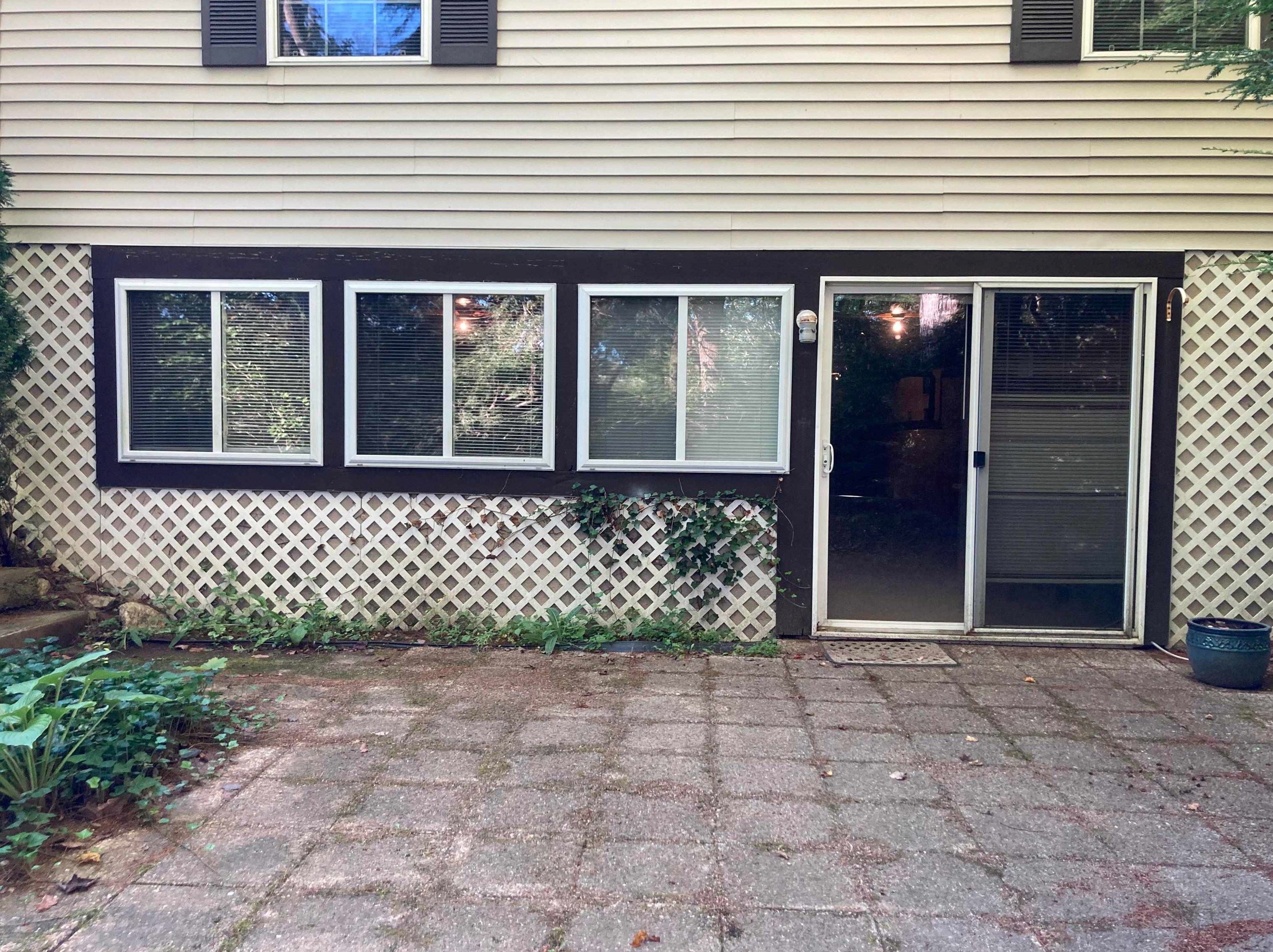 21 Magnolia Ln, Belmont, NH 03220