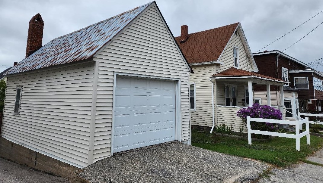 579 Burgess St, Berlin NH  03570-2802 exterior