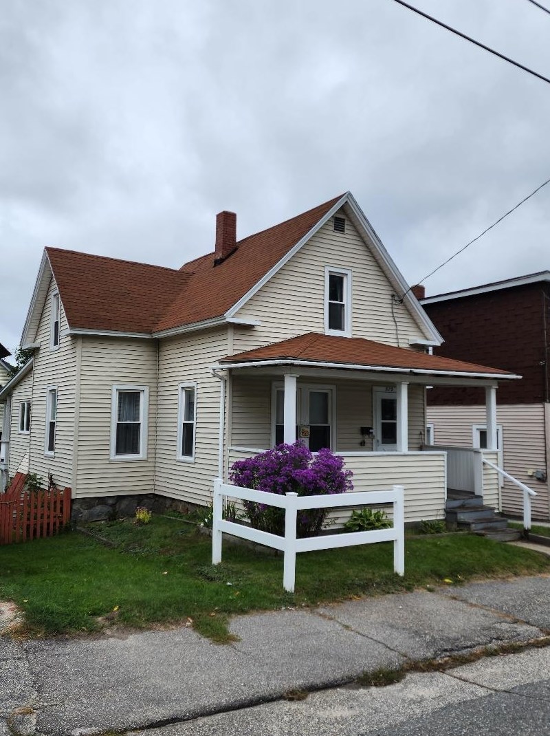 579 Burgess St, Berlin, NH 03570-2802