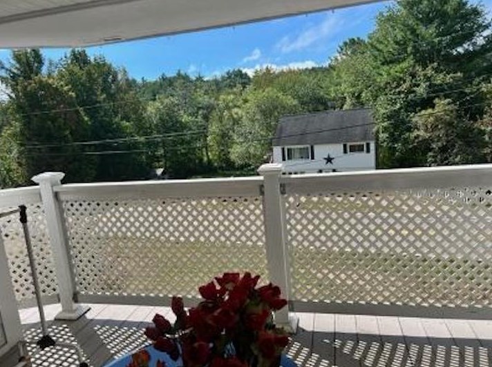 35 Auburn Rd, Manchester NH 03106-2031 exterior