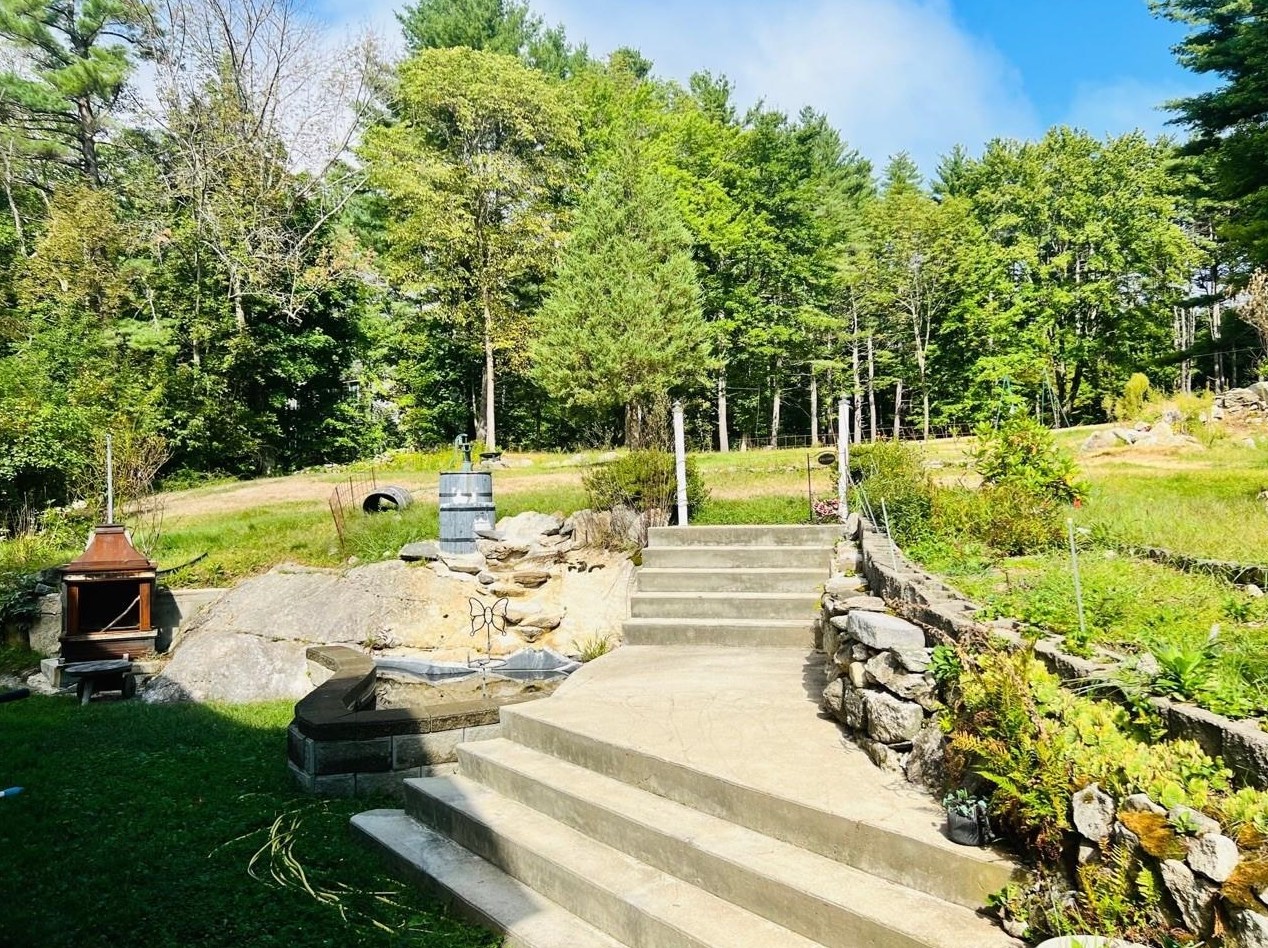 35 Auburn Rd, Manchester NH 03106-2031 exterior