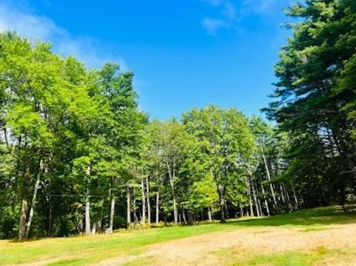 35 Auburn Rd, Manchester NH 03106-2031 exterior