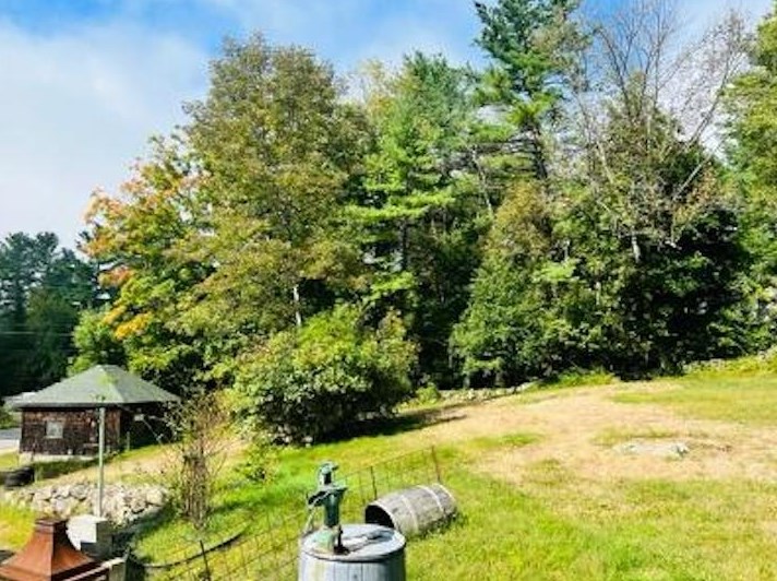 35 Auburn Rd, Manchester NH 03106-2031 exterior