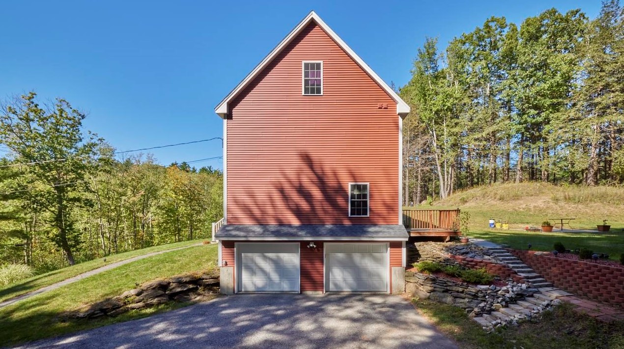 33 Towle Rd, Epping, NH 03042 exterior