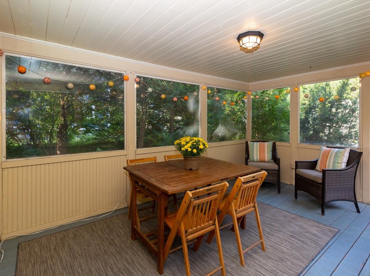 2 Thompson Ln, Lee, NH 03824