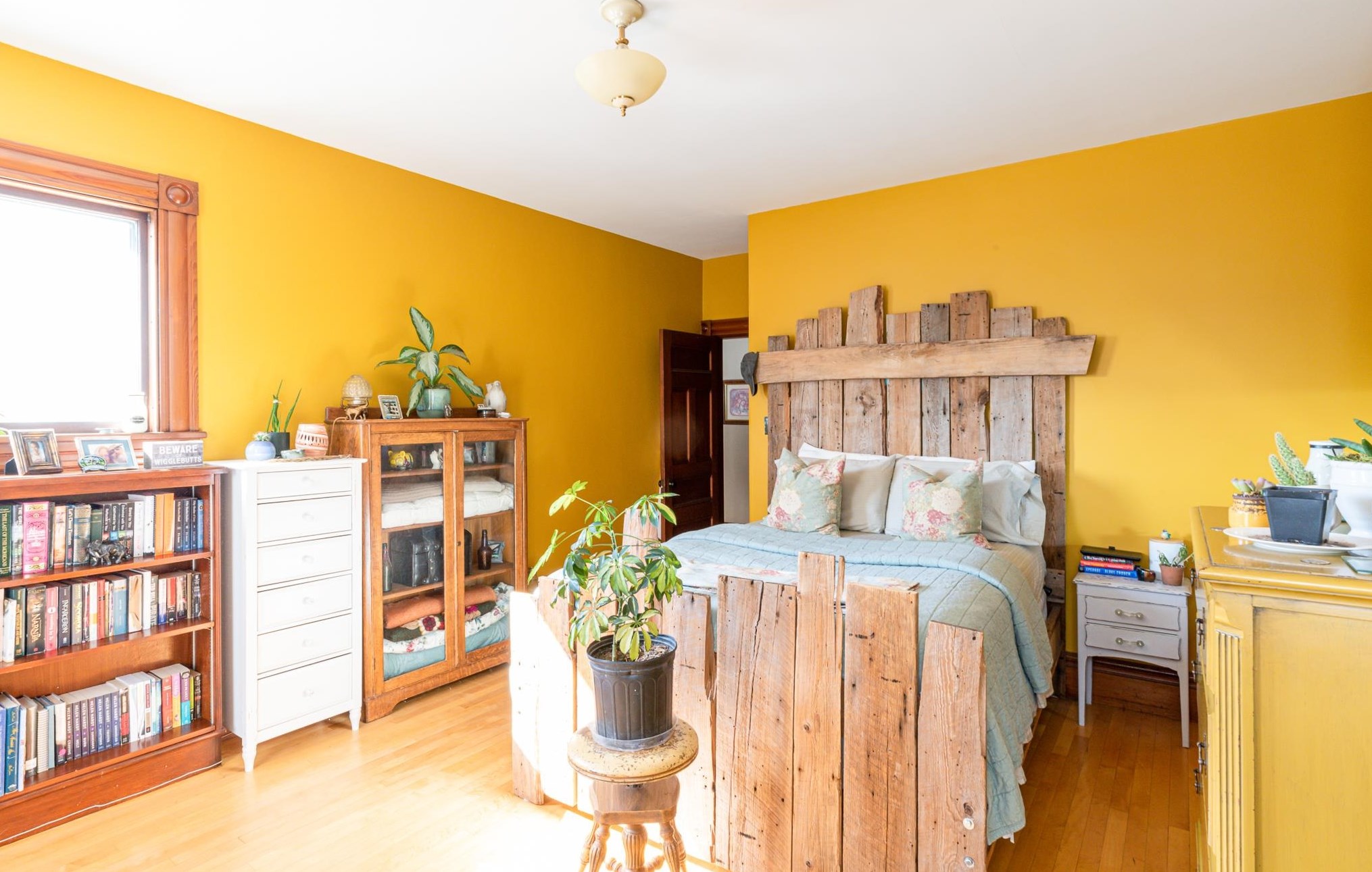 232 Prospect St, Manchester NH 03104-3844 exterior