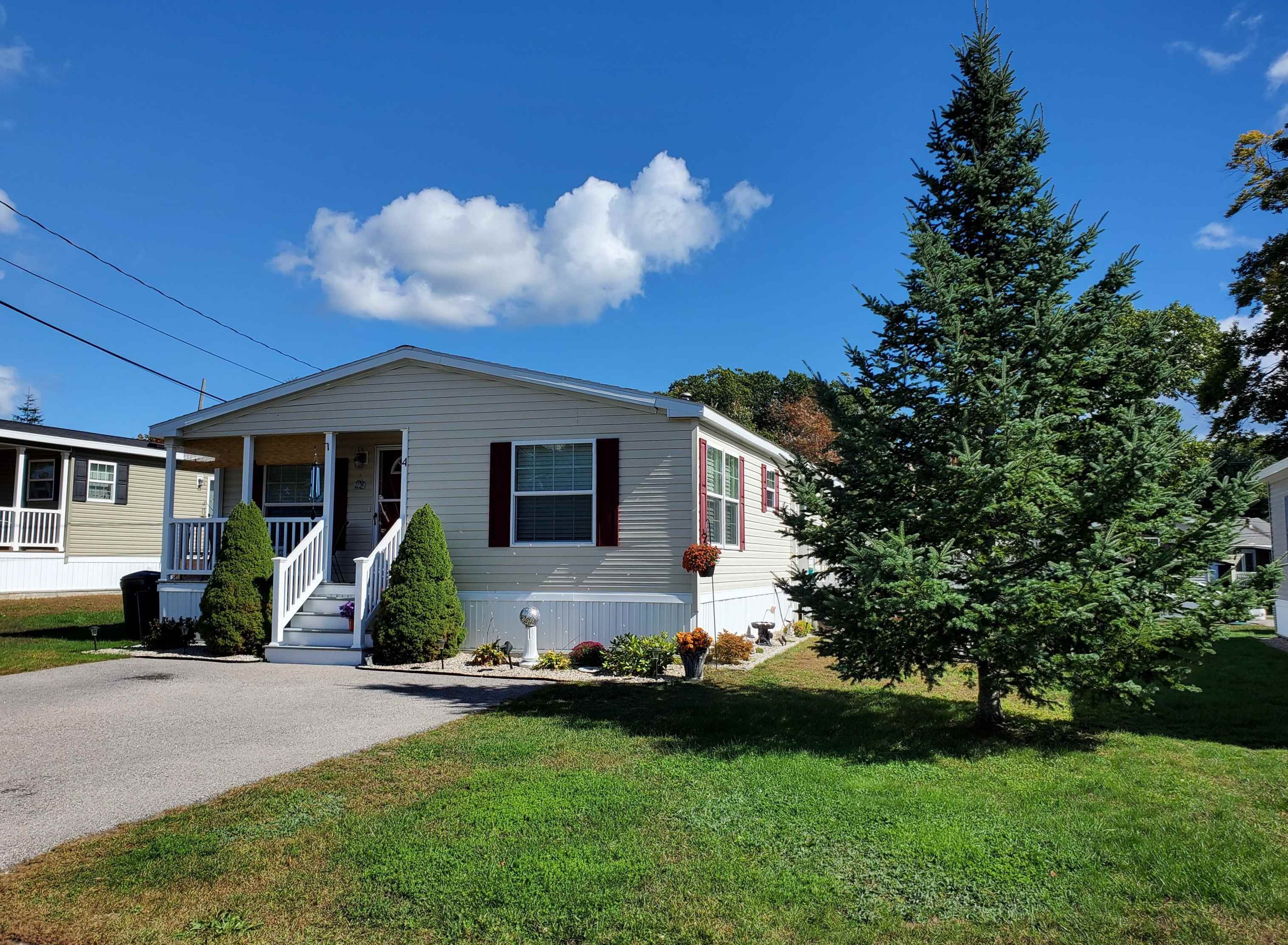 4 Lilac Way, North Hampton, NH 03862