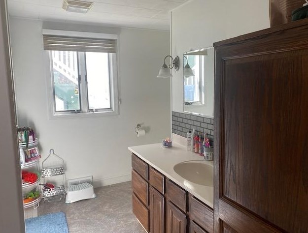 1870 Hutchins St, Berlin NH  03570-3545 exterior