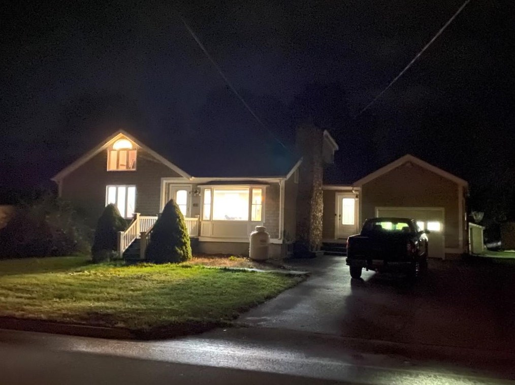 1870 Hutchins St, Berlin NH  03570-3544 exterior