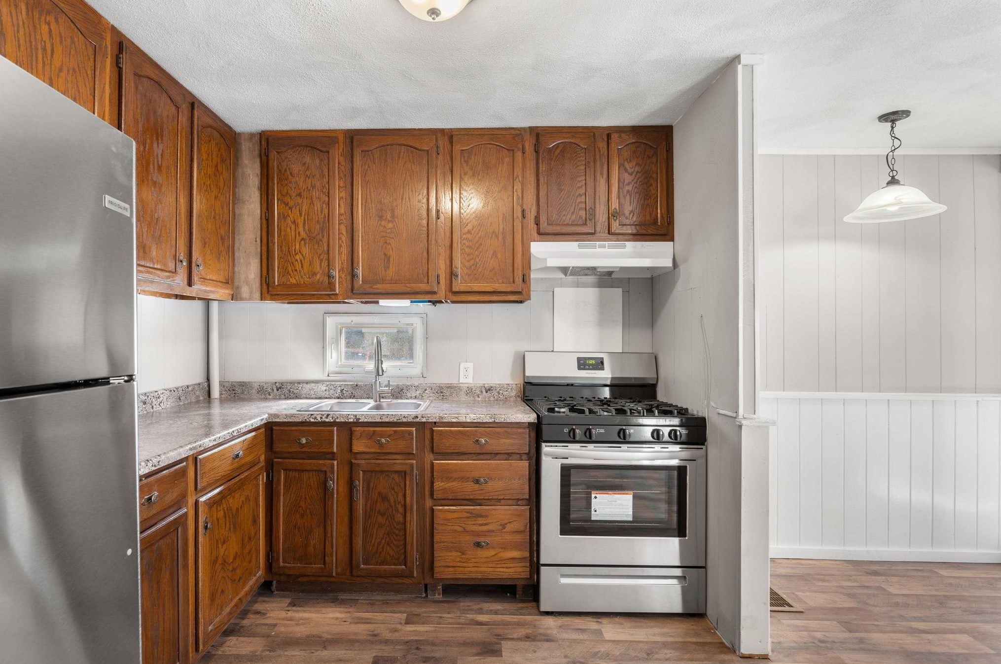 18 Mobile Dr, Hudson NH  03051-3909 exterior