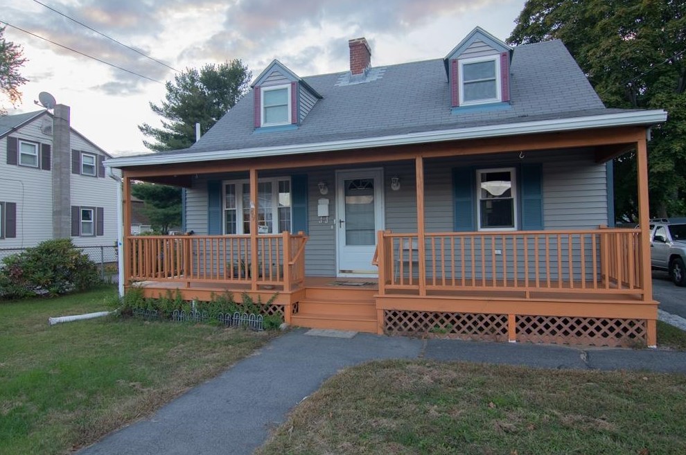 89 Washington St, Rochester, NH 03867-1839