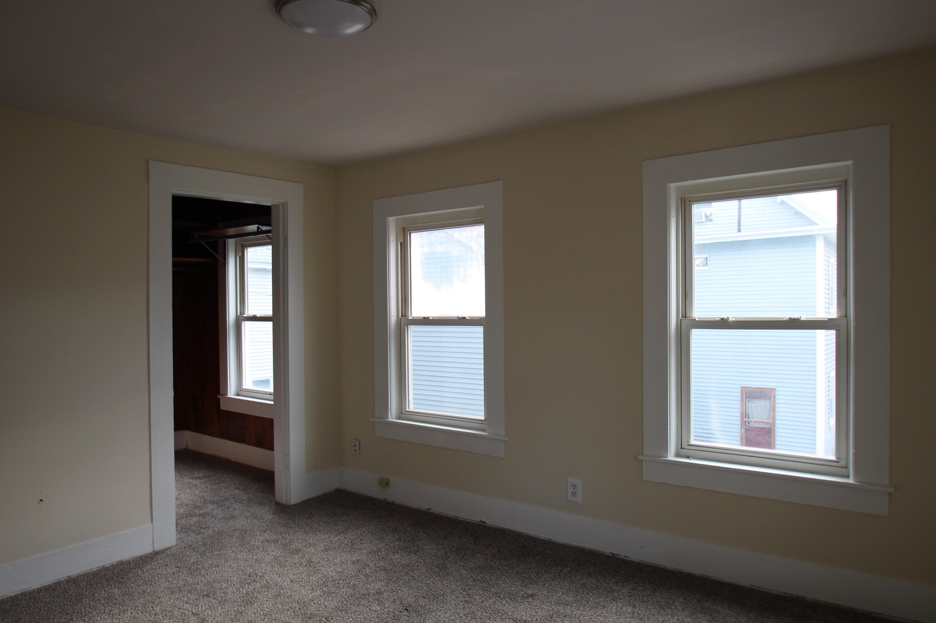 64 Ash St, Nashua NH 03060-4507 exterior