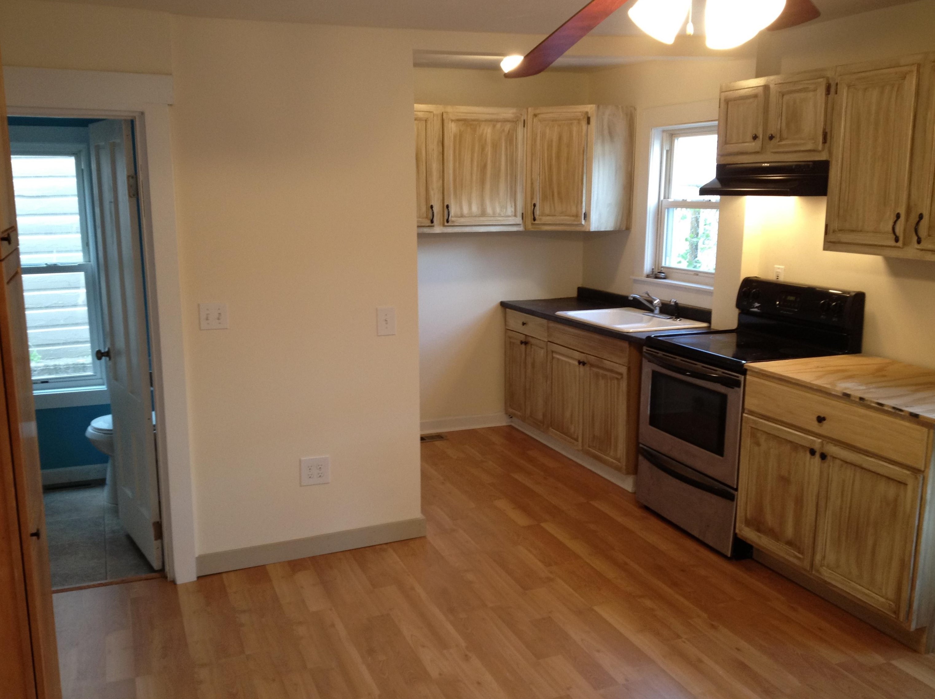 64 Ash St, Nashua NH 03060-4507 exterior