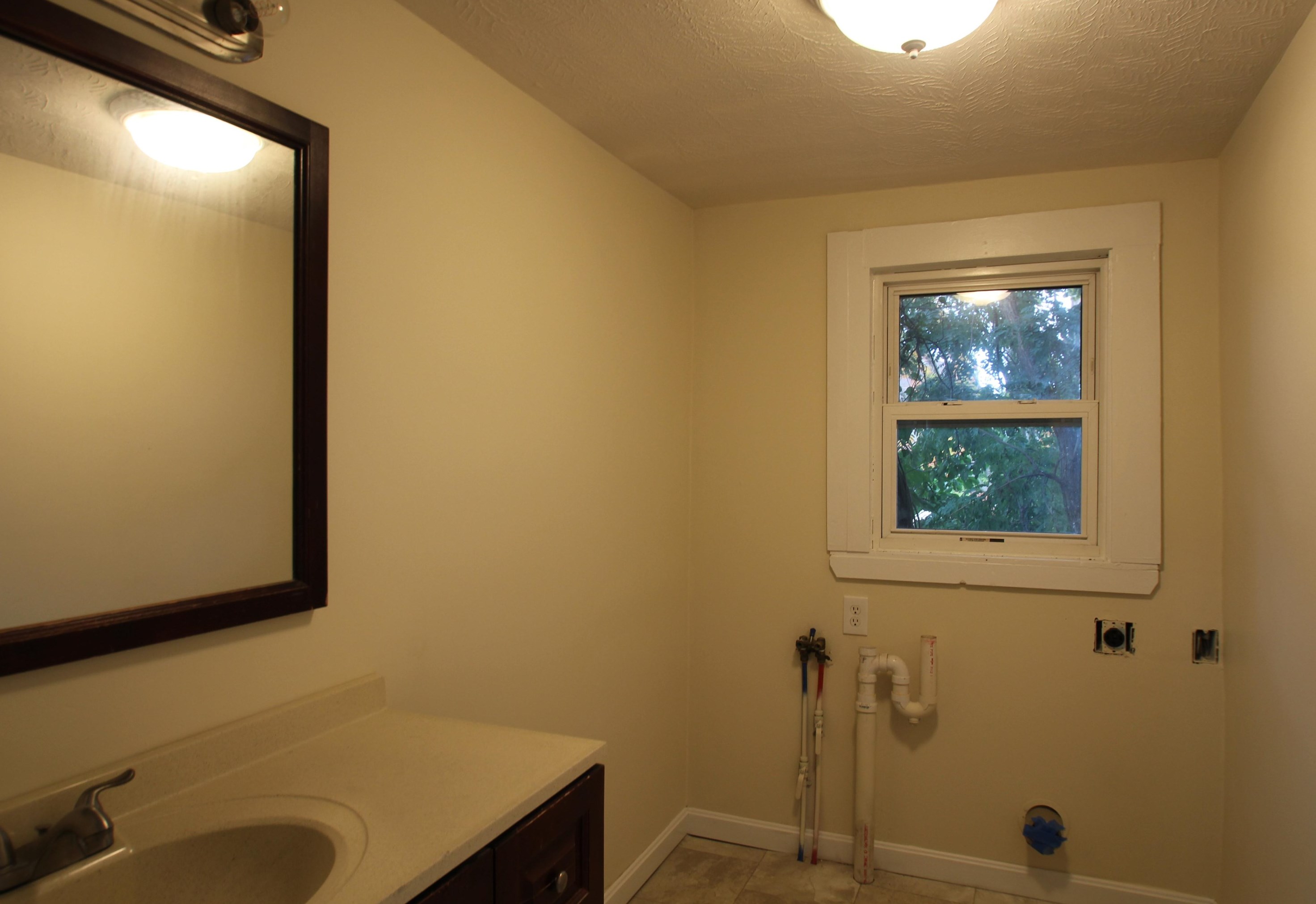 64 Ash St, Nashua NH 03060-4507 exterior