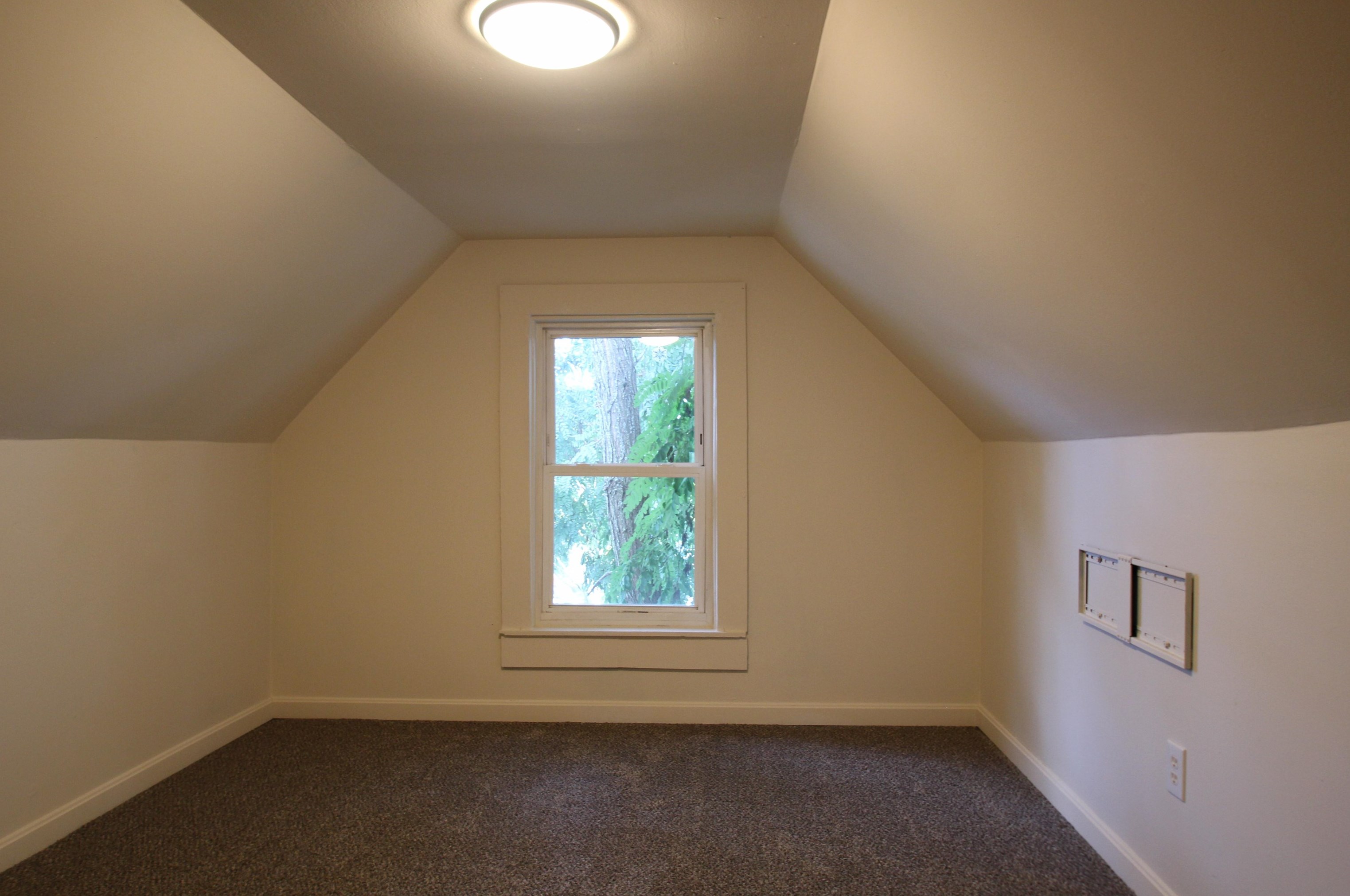 64 Ash St, Nashua NH 03060-4507 exterior