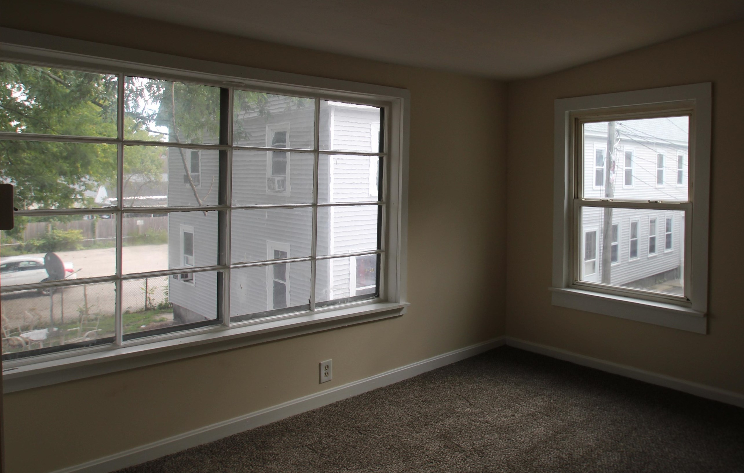 64 Ash St, Nashua NH 03060-4507 exterior