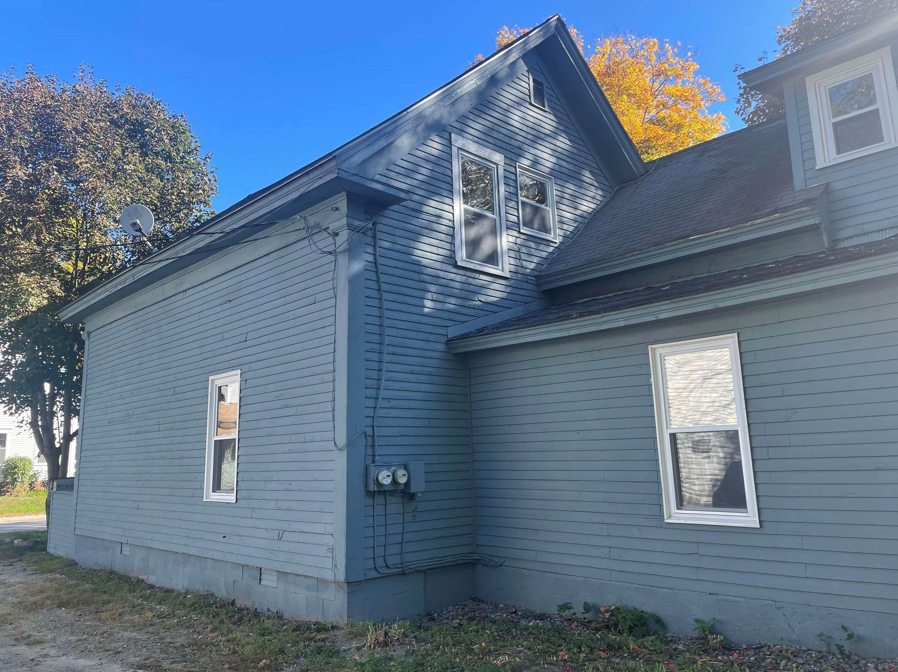 25 Pleasant St, Bridgewater NH  03264-1117 exterior