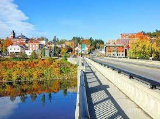 25 Pleasant St, Bridgewater NH 03222-3007 exterior