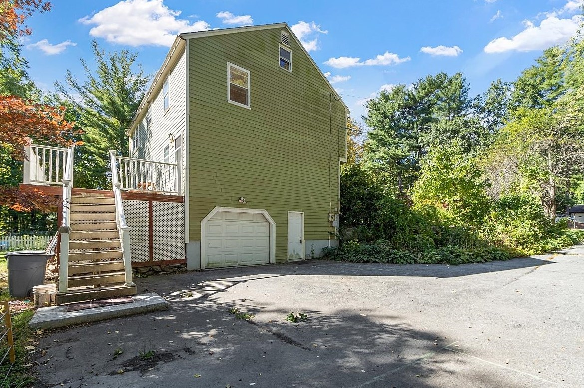18 Westfall Rd, Pelham, NH 03067