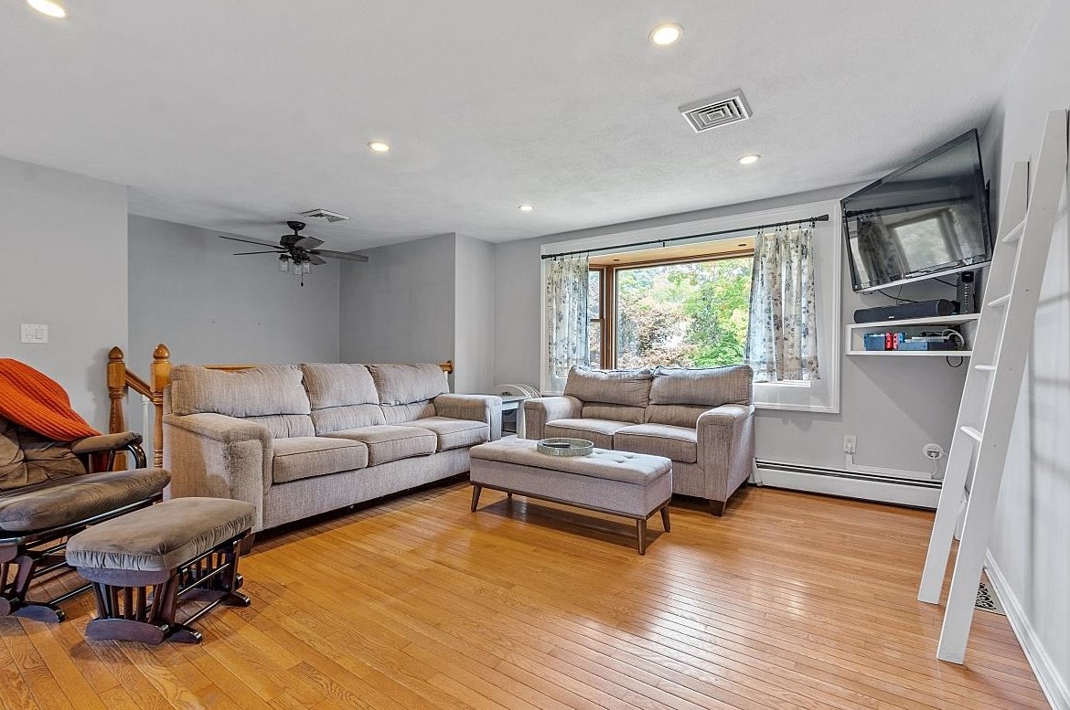 21 Jakes Ln, Merrimack NH 03054-3022 exterior