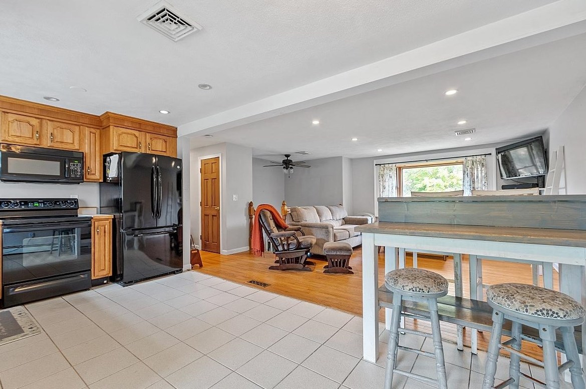 21 Jakes Ln, Merrimack NH 03054-3022 exterior