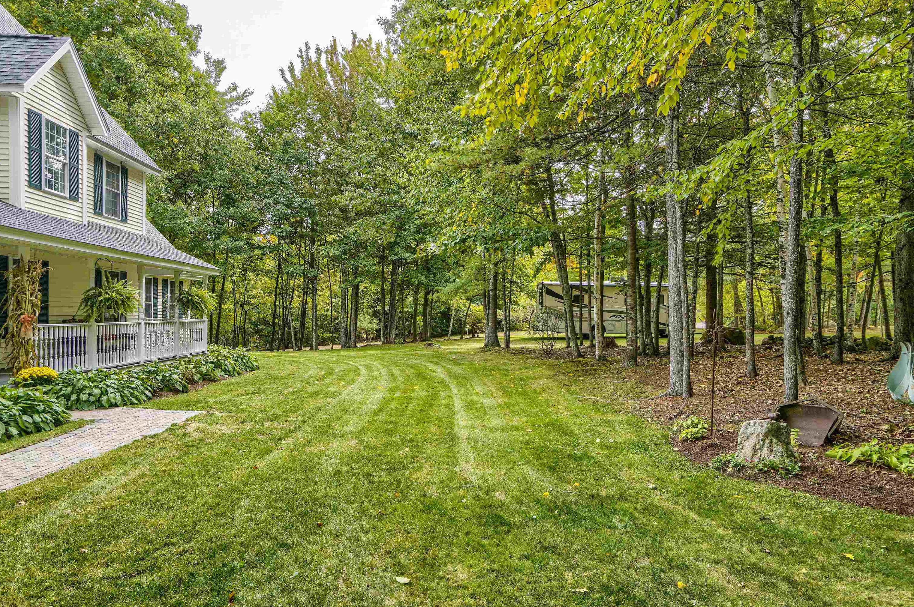 11 Hedman Ln, Temple, NH 03084 exterior