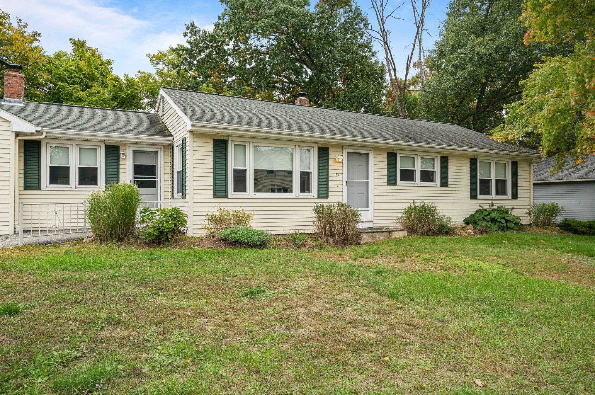 24 Verona St, Nashua, NH 03060-6457